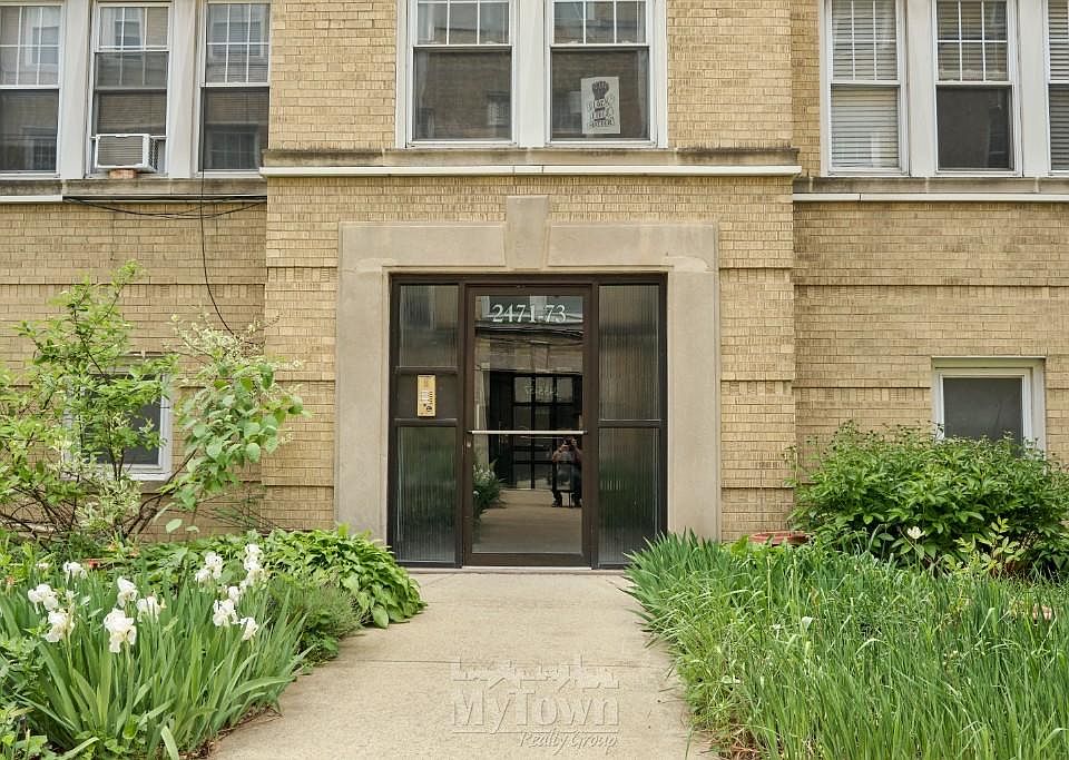 1st image of 2469 W Gunnison St #3