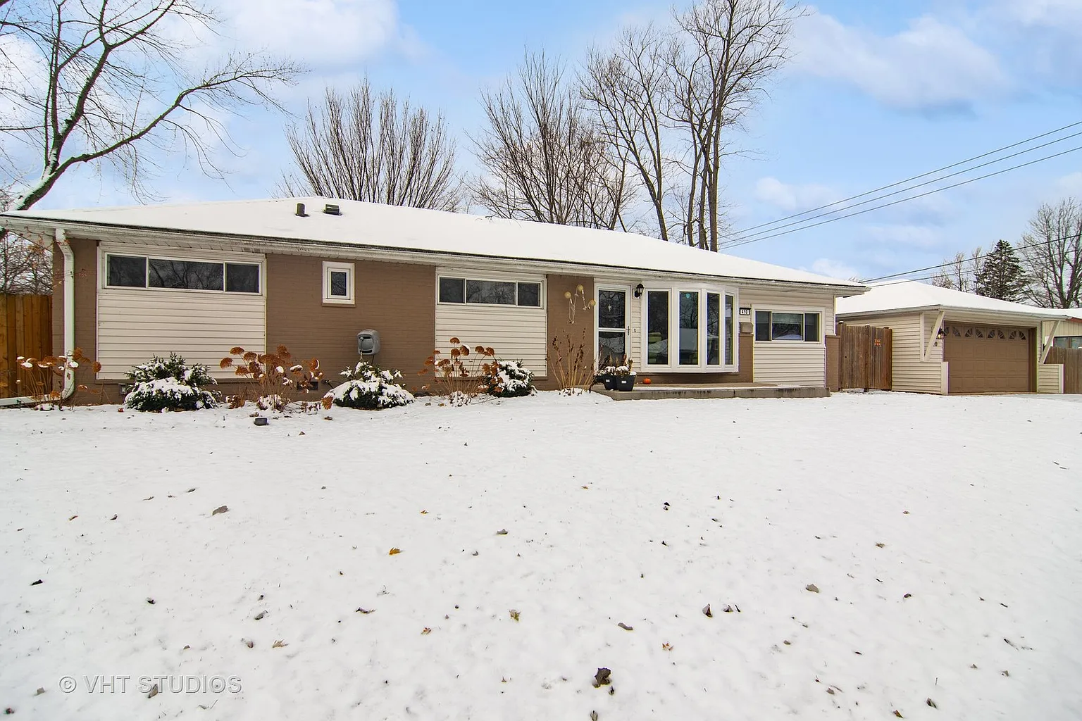 410 Morton St photo 1