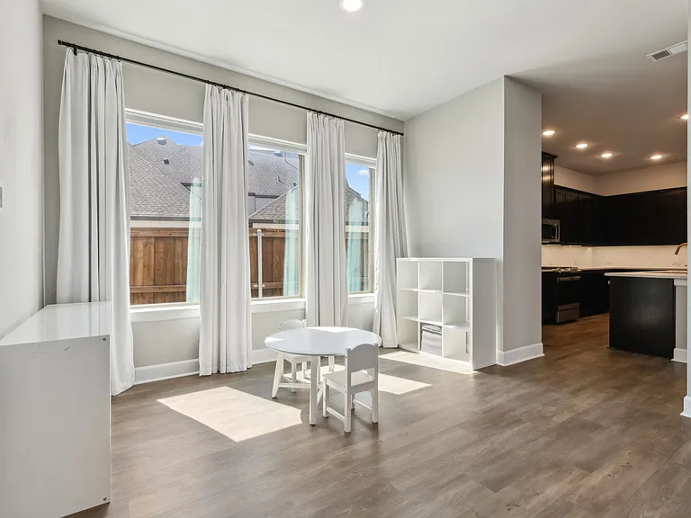 2121 Tolleson Dr — Photo 17