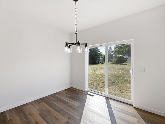4th image of 409 Ridge Ct