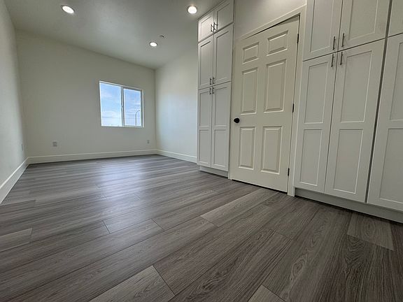 3rd image of 7871 Glencoe Dr #101