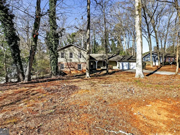 551 Hickory Hills Ct, Stone Mountain, GA 30083