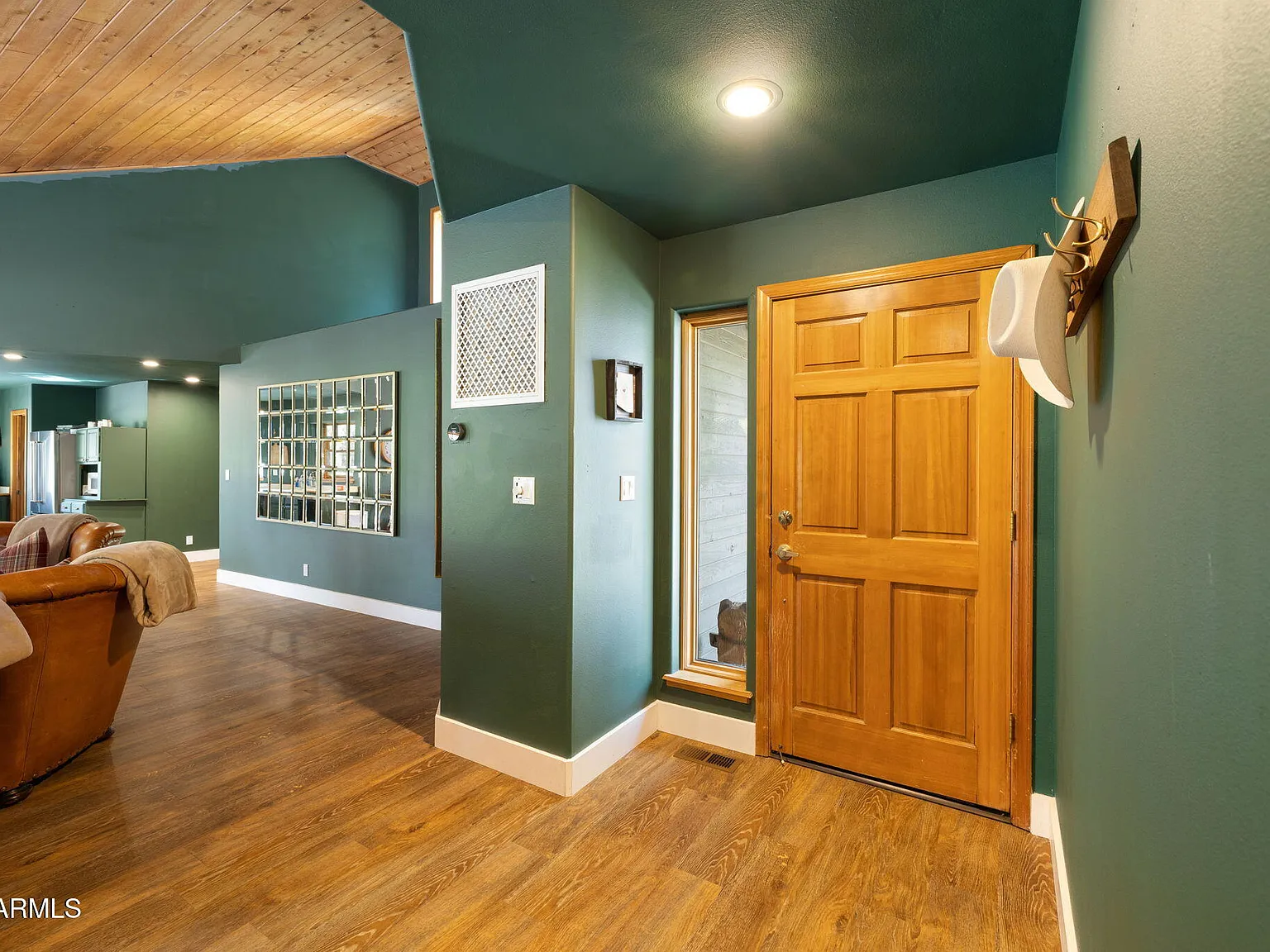 2 bed, 2.0 bath, 1756 sqft, $6,500 — Photo 2