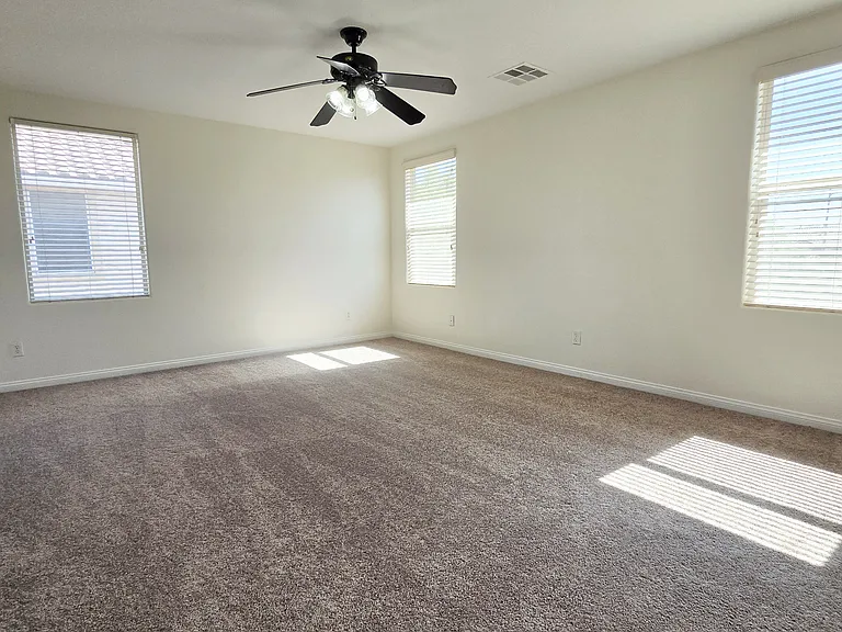 5516 Grey Pointe St — Photo 14