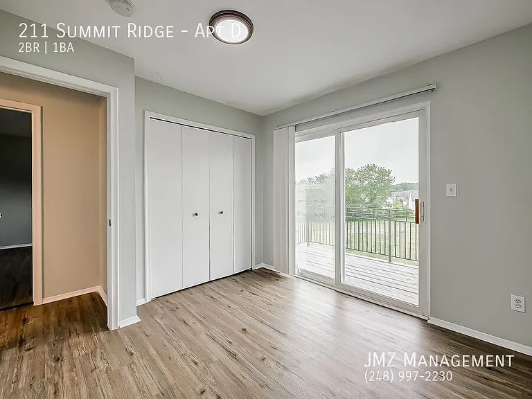211 Summit Rdg #D — Photo 18