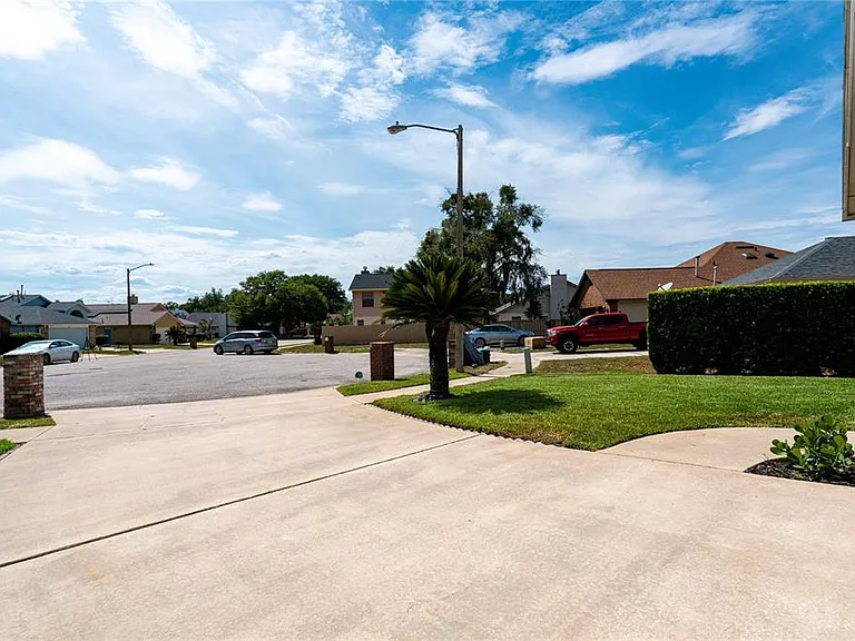 1463 E Brookshire Ct — Photo 36