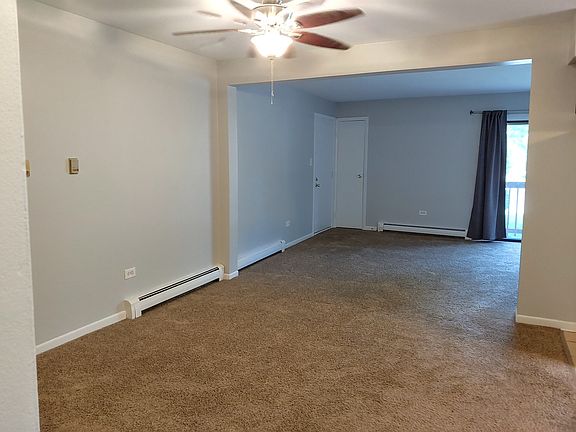 3rd image of 1130 Chalet Dr APT 1S