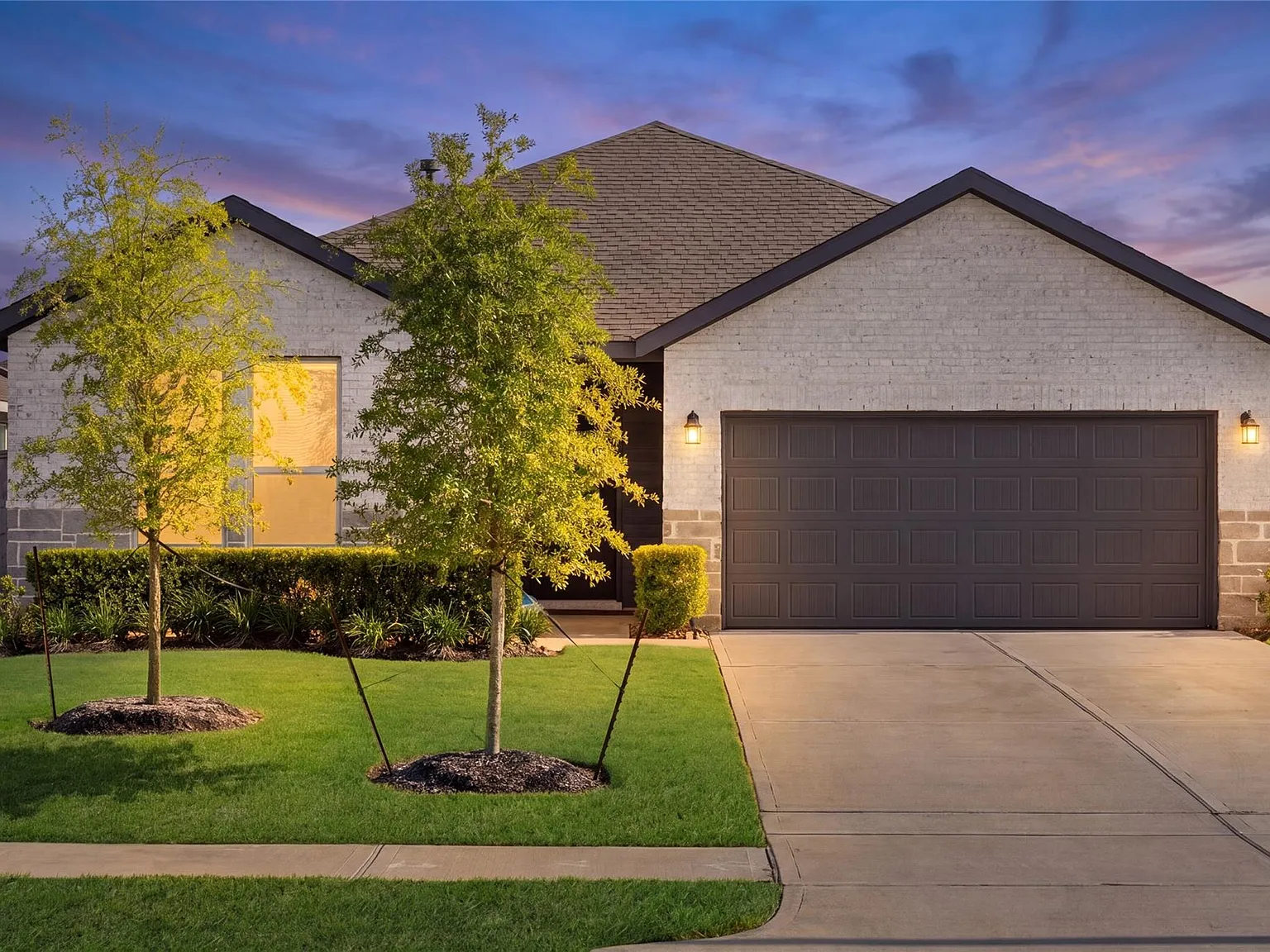 4 bed, 3.0 bath, 2207 sqft, $2,750 — Photo 2