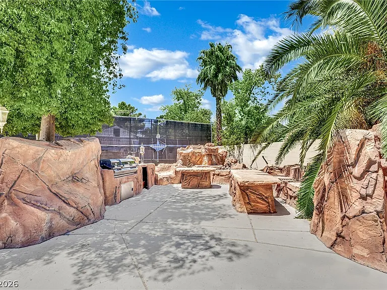 1250 Shadow Ln — Photo 37