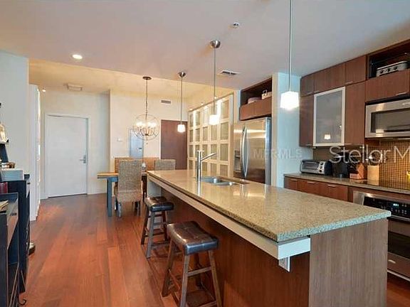 4th image of 912 Channelside Dr Unit 2319