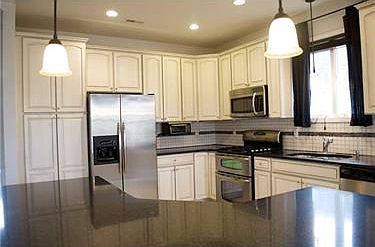5th image of 521 Pioneer Ln