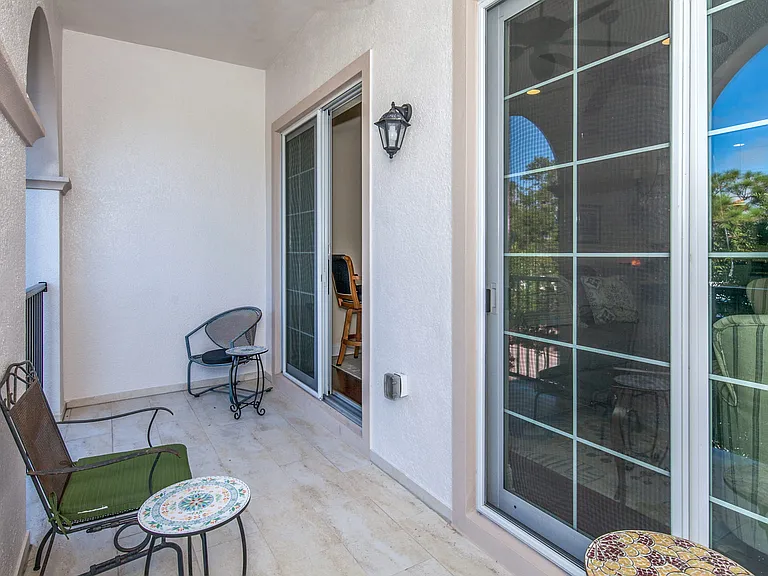 2nd floor patio