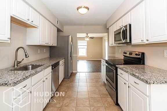 4th image of 35 Sleepy Hollow Ln