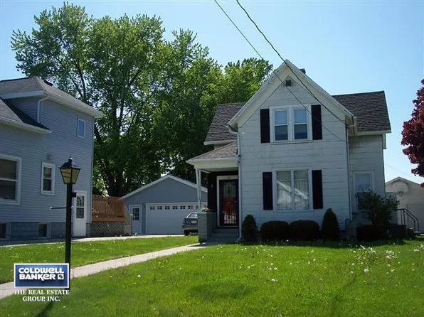 940 N 10th St, Manitowoc, WI 54220