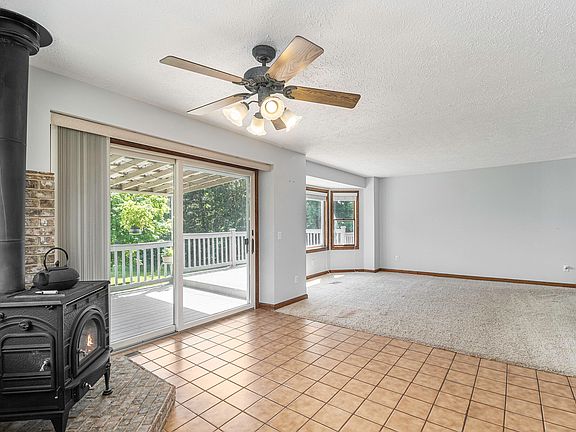 5th image of 10803 Avenue