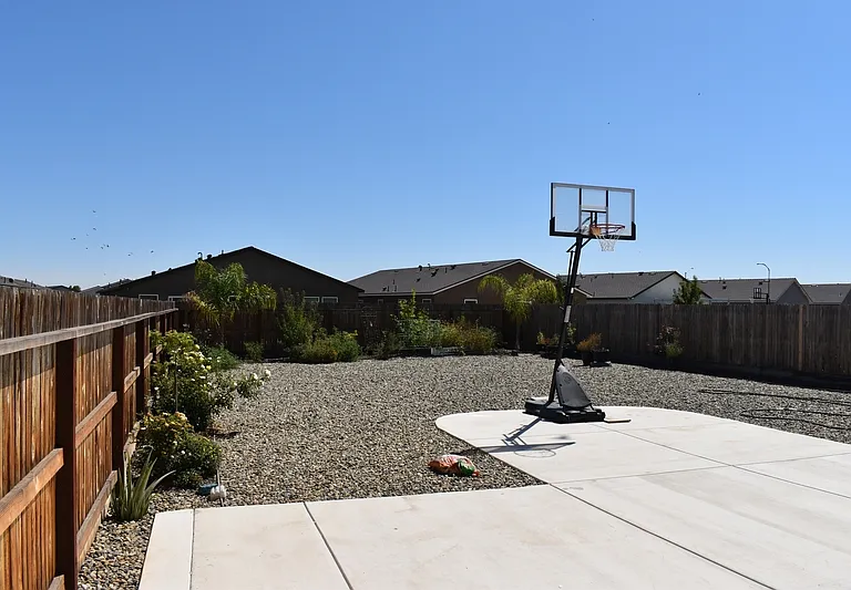 4554 Iris Ct — Photo 39