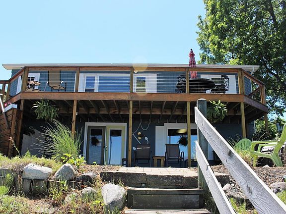 3rd image of 1601 E Hess Lake Dr