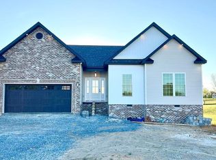 77 Bakersfield Dr, Cadiz, KY 42211