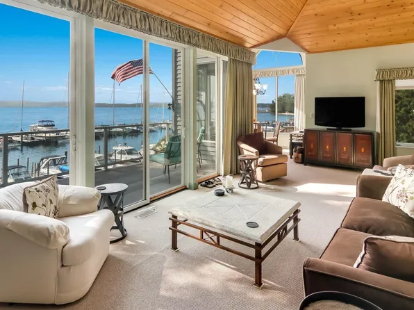 776 N Yacht Club Dr Unit 4, Suttons Bay, MI 49682