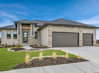 2219 N 186th St, Elkhorn, NE 68022