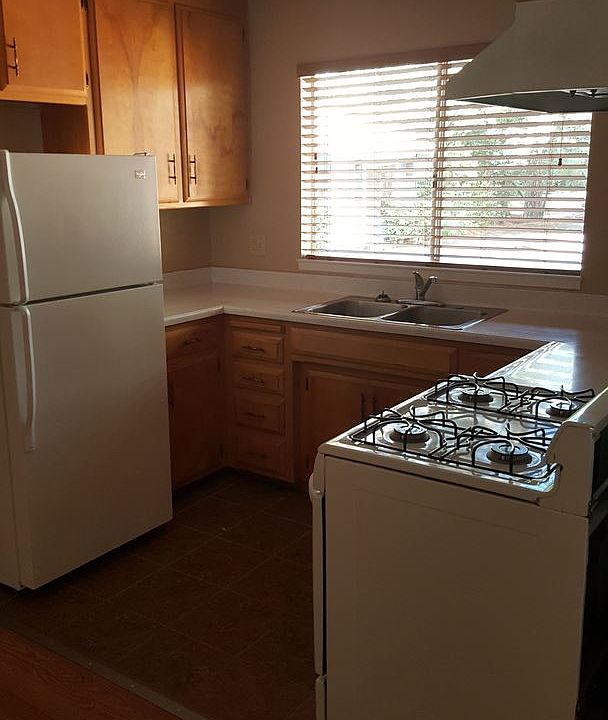 2nd image of 804 Luther Dr APT 3