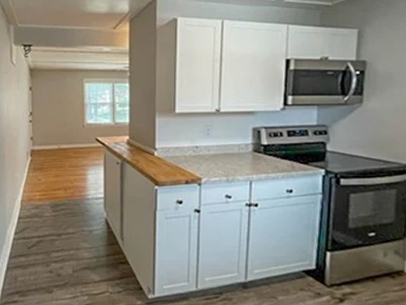 2nd image of 3524 Dewey Ave APT 4