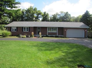 17044 N River Rd, Pemberville, OH 43450