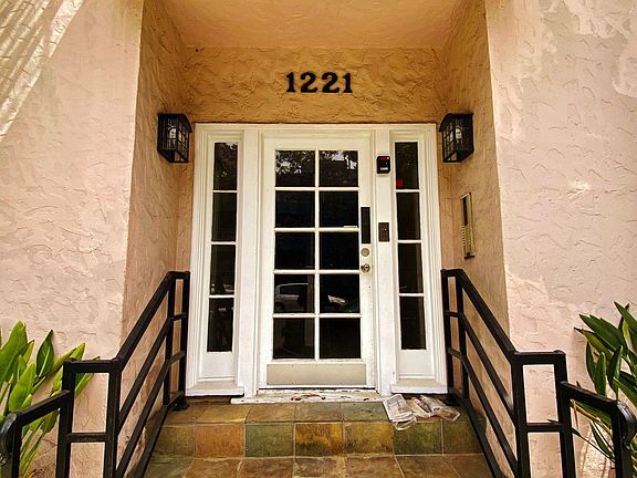 2nd image of 1221 E 6th St #2