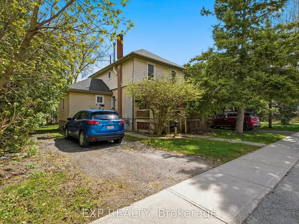 33 Burton St, Belleville, ON K8P 1E5