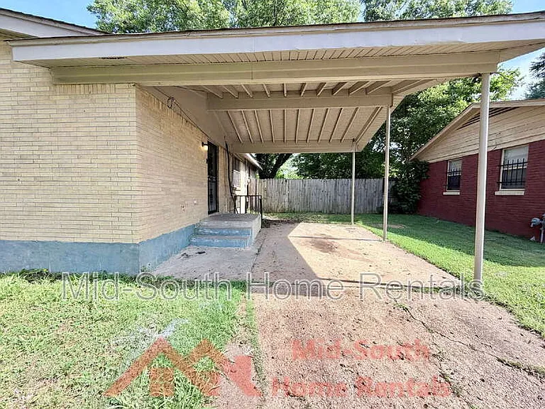 2298 Dells Ave — Photo 4
