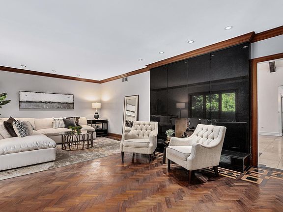 4th image of 1506 Midwest Club Pkwy