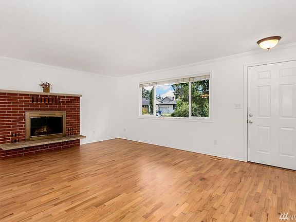 4th image of 2223 177th Pl SW
