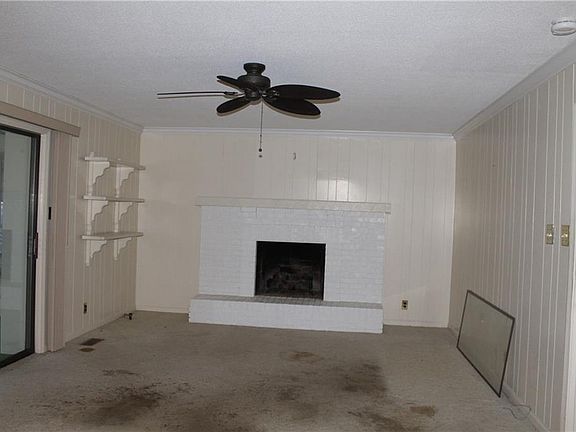 4th image of 8242 Eaton Ct