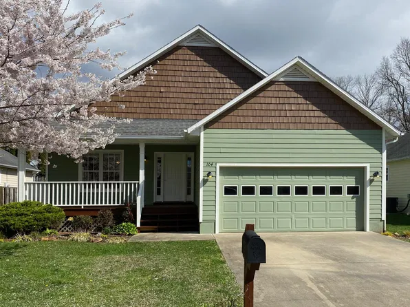 104 Corbett Ln, Black Mountain, NC 28711