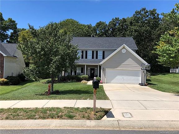 2nd image of 3633 Straussburg Woods Ln