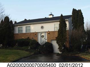 1809 Bordeaux Dr, Fairborn, OH 45324