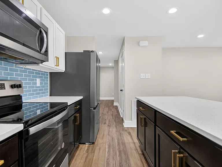 115 Mitchell Street — Photo 2
