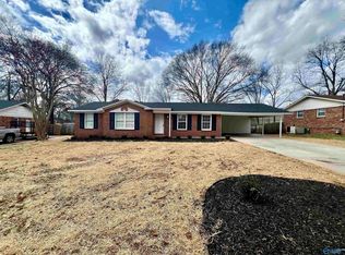 417 Hillmont Dr NW, Huntsville, AL 35805