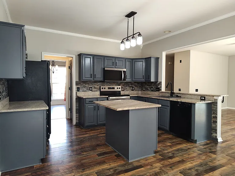 4018 Manor House Dr — Photo 3