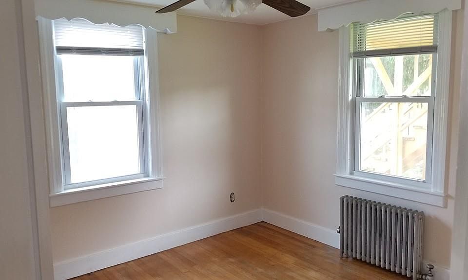2nd image of 224 Berlin St #1