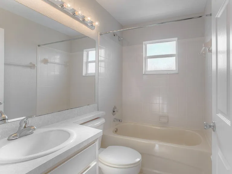 4944 Palm View Dr N — Photo 11