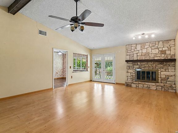 5th image of 6411 FOX GLEN ST