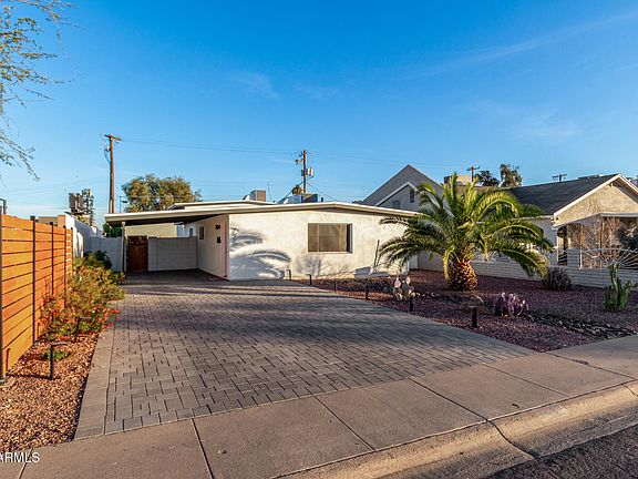 3rd image of 726 E AMELIA Avenue