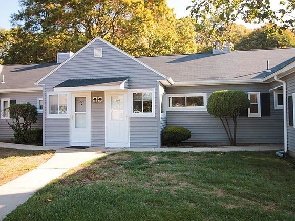 3rd image of 207 Horseshoe Dr #207