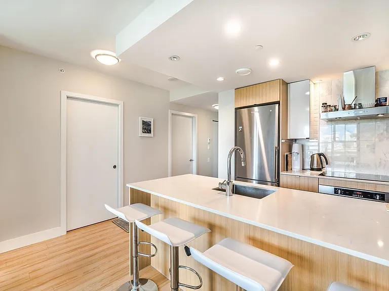 159 W 2nd Ave #701 — Photo 7
