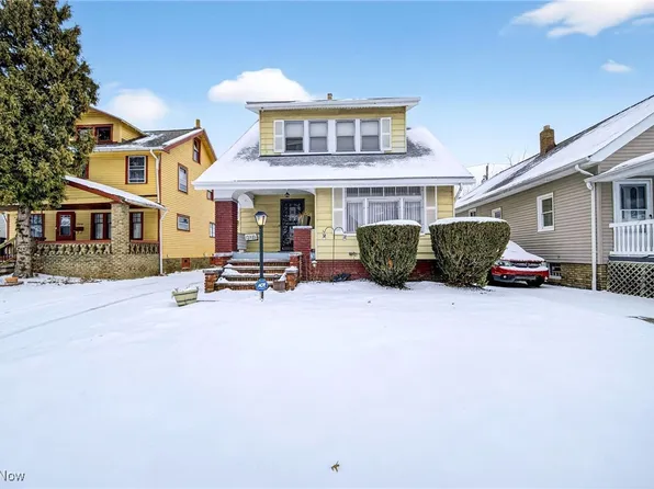 13405 Thornhurst Ave, Garfield Heights, OH 44105