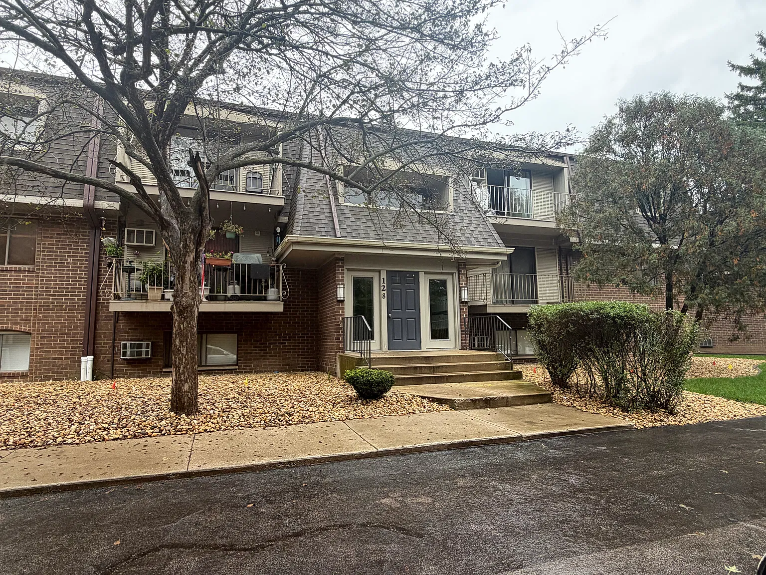 2 bed, 1.5 bath, 950 sqft, $1,850 — Photo 1