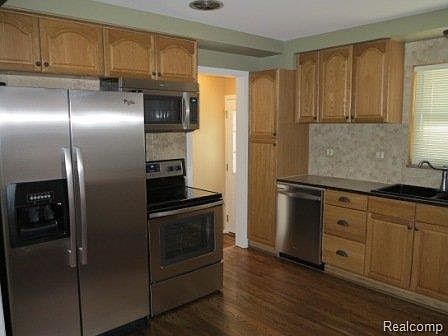 3rd image of 20831 Walton St
