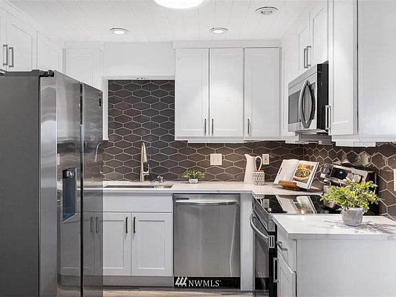 2nd image of 9910 NE 119th St APT 303
