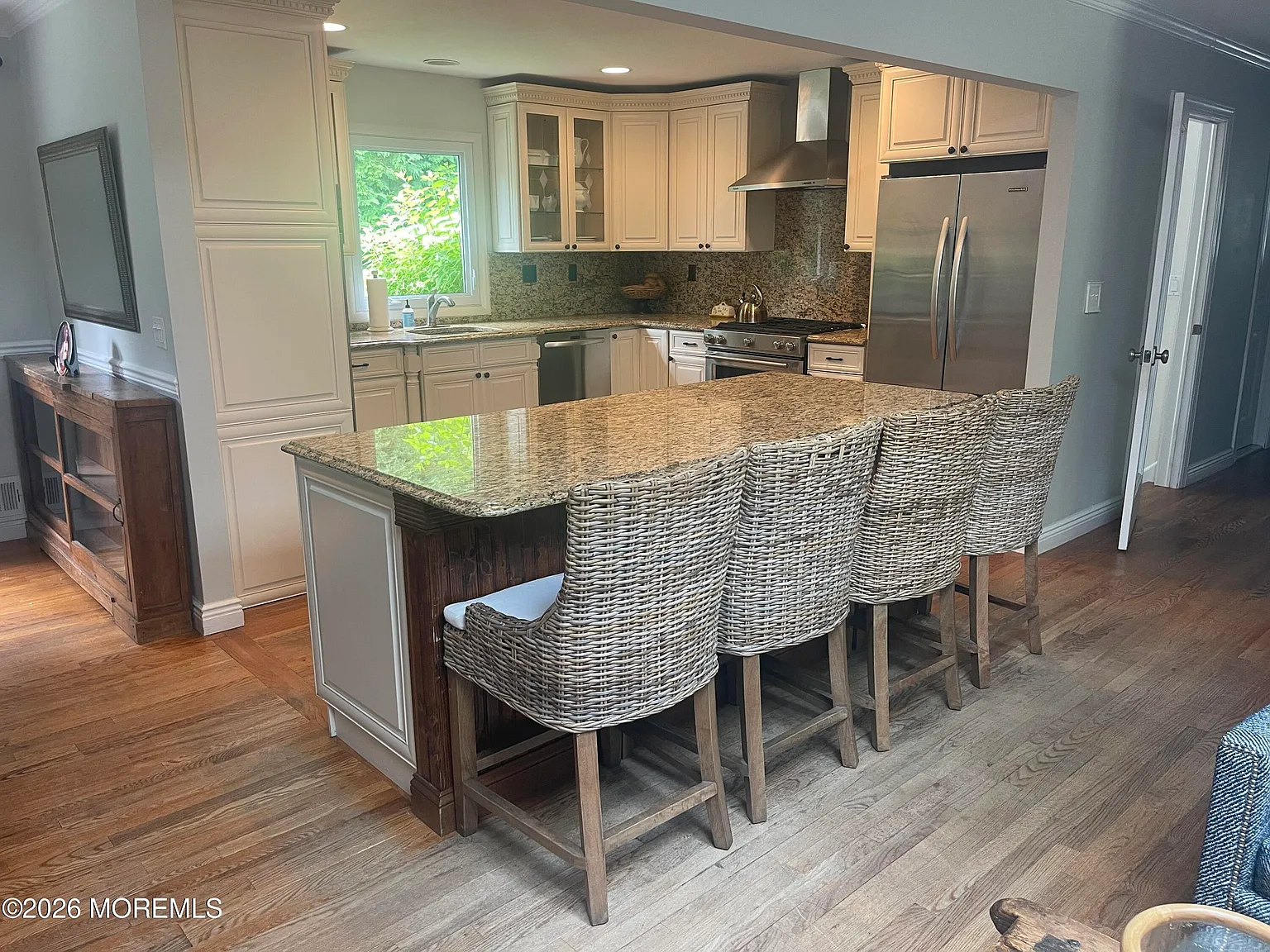 3 bed, 1774 sqft, $2,950 — Photo 2